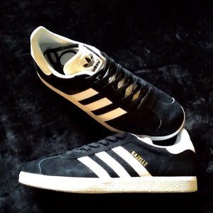 NWOT ADIDAS Originals Gazelle Sneakers